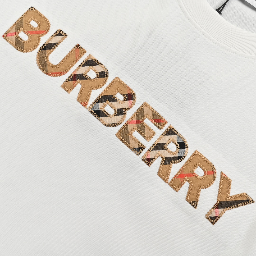 Burberry/巴宝莉 24ss 格子贴布字母logo刺绣短袖立体刺绣加格子纹路表明品牌标志