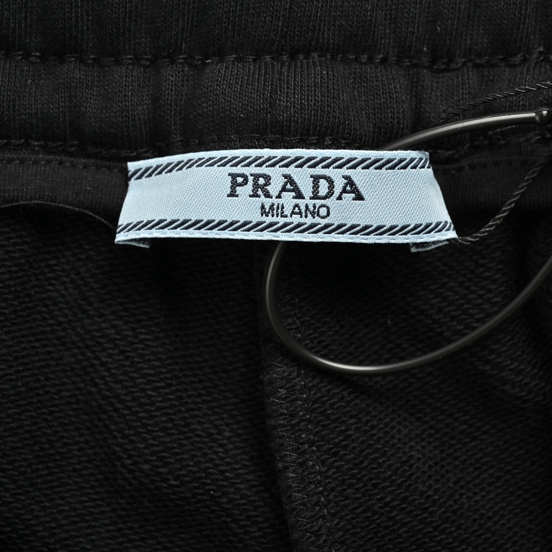 Prada/普拉达 铁牌三角标侧边织带短裤