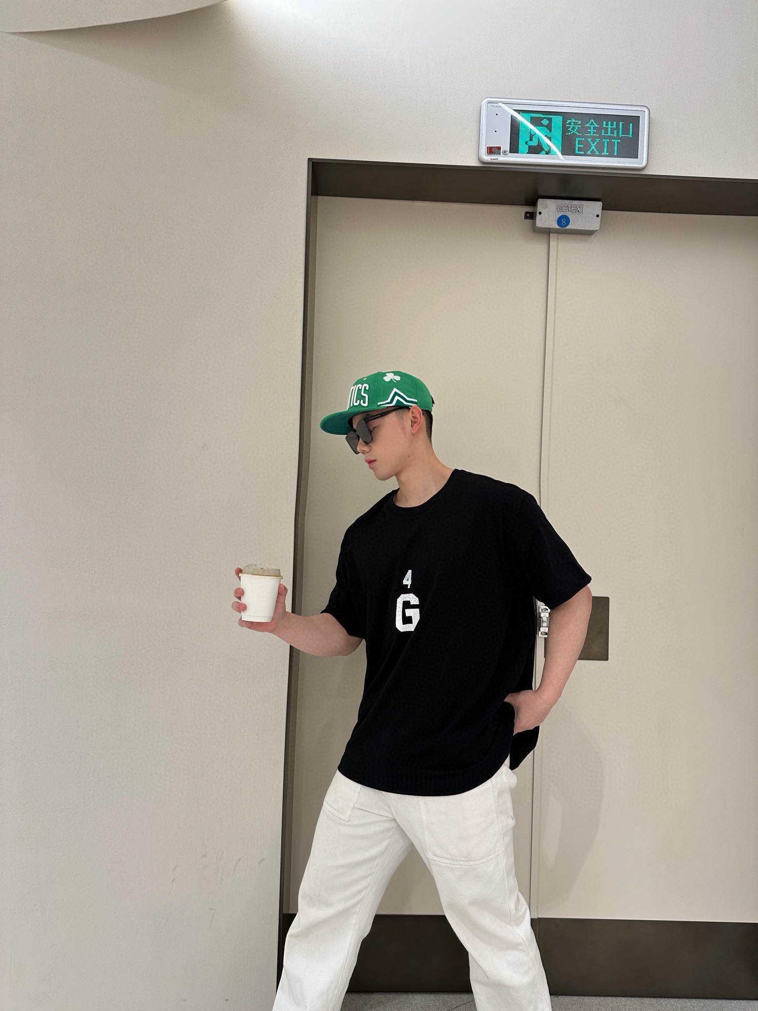 GivenchyGivenchy Front and rear printed logo short-sleeved upper body effect