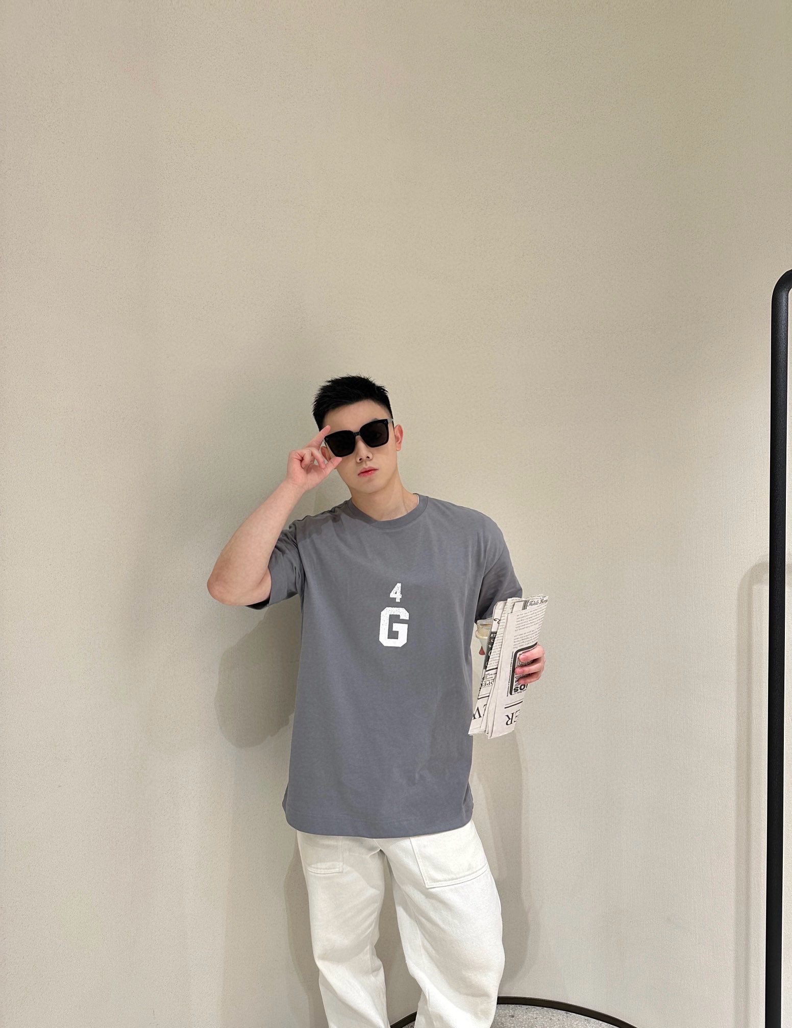 GivenchyGivenchy Front and rear printed logo short-sleeved upper body effect