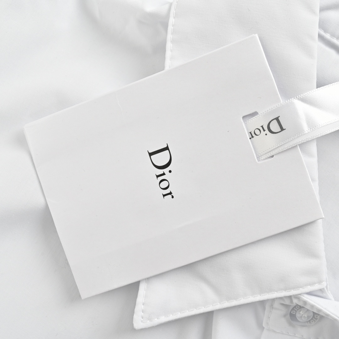 Dior/迪奥 24ss 口袋签名刺绣短袖衬衫 轻奢主义 60支平纹素全棉高密府绸面料