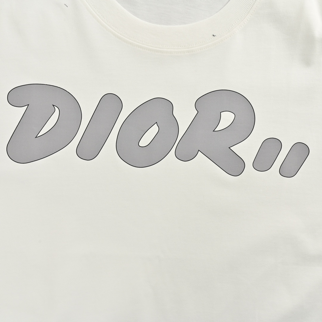 Dior/迪奥 24ss 字母印花短袖 面料采用定制240g 26支特滑双股精棉平纹高密无尘全棉布料