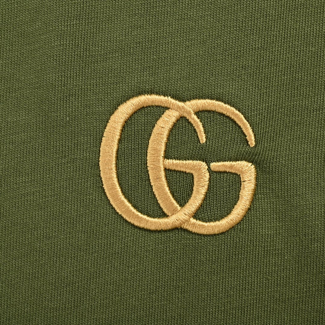 Gucci/古驰 22ss 金色双G小标刺绣短袖 胸前金色刺绣logo让人眼前一亮