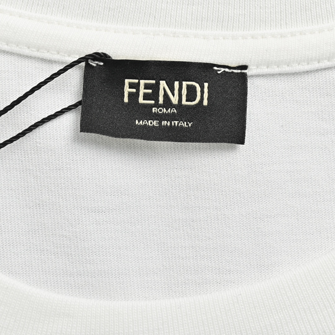 Fendi/芬迪 23ss 彩虹字母印花短袖 时尚减龄百搭