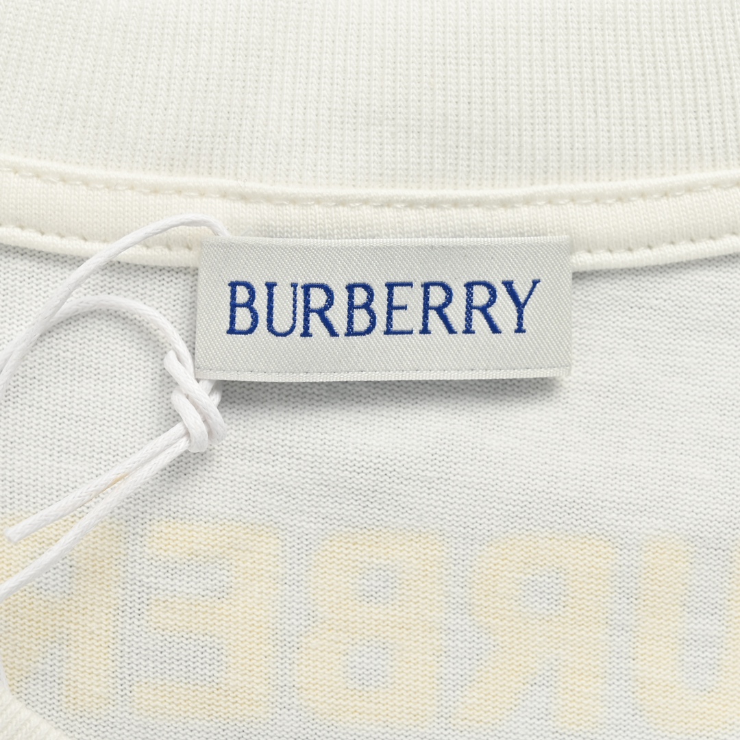Burberry/巴宝莉 24ss 肩膀战马印花短袖