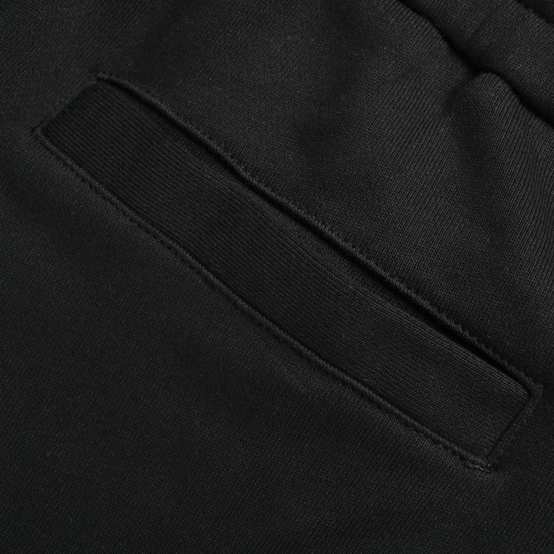 Givenchy/纪梵希 涂鸦狗头喷绘短裤黑色