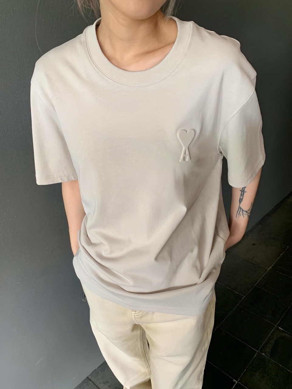 Ami 24ss Love Logo embossed embossed short-sleeved upper body effect