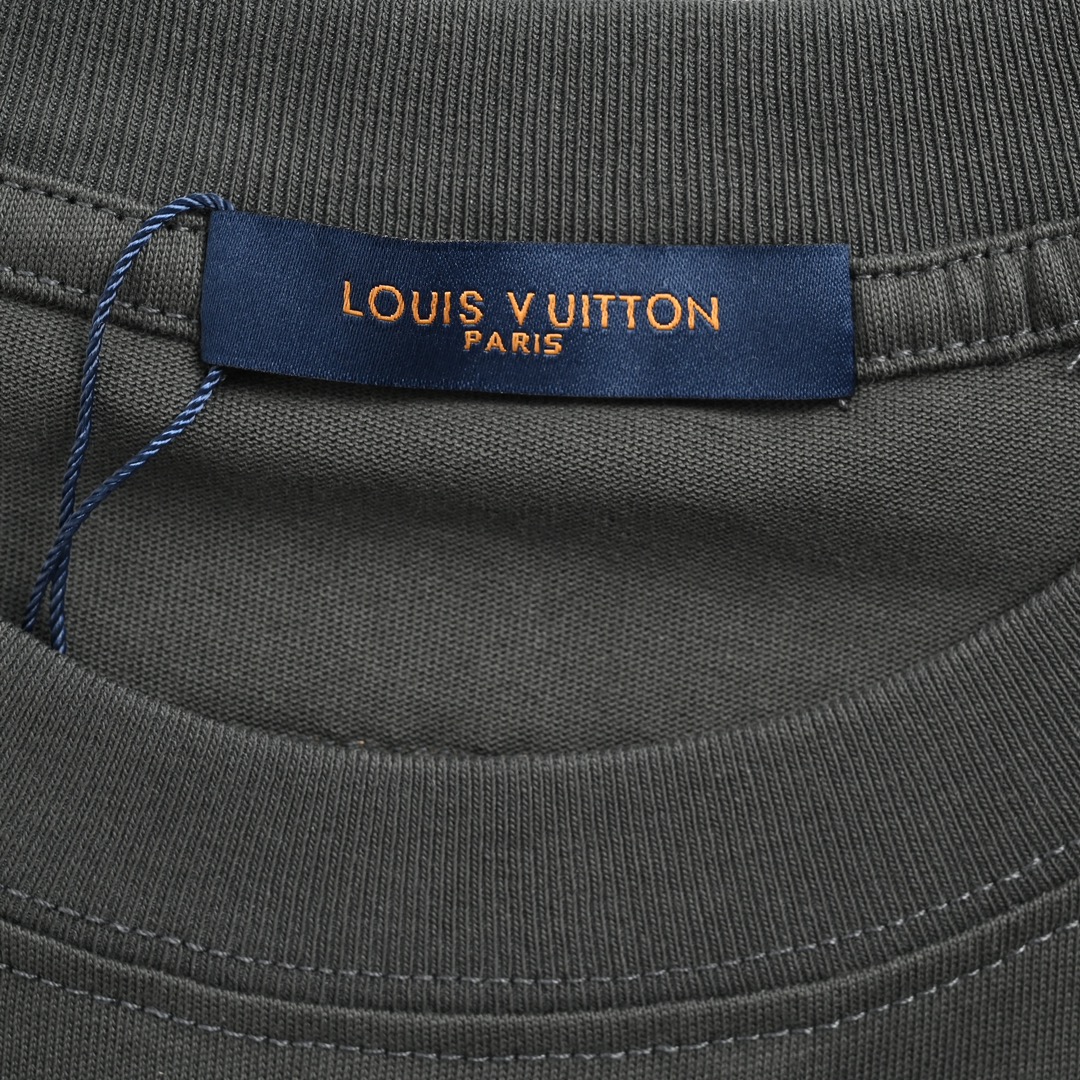 140 Louis Vuitton/路易威登 24ss 胸前小字母压胶短袖