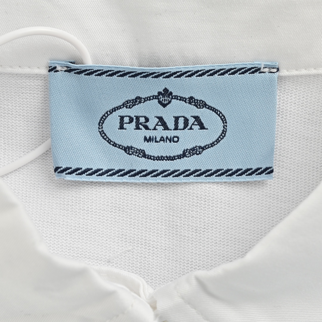 Prada/普拉达 24ss 圆刺绣翻领Polo短袖 采用320克双纱潮棉T恤料