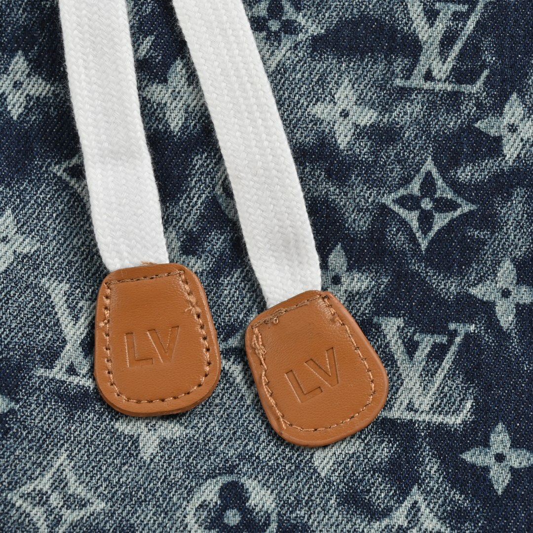 180 Louis Vuitton/路易威登 满印牛仔拼接大口袋短裤