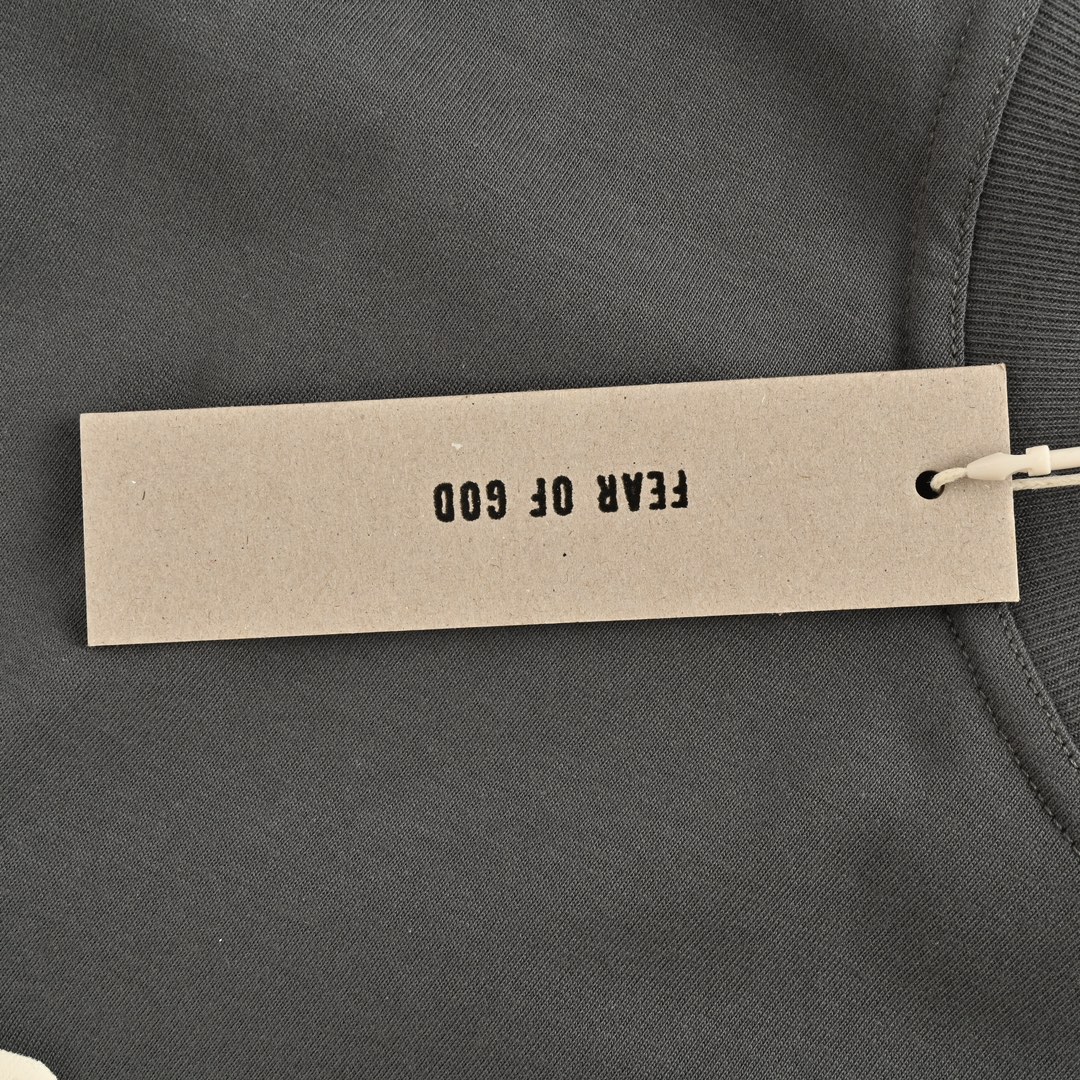 150 FEAR OF GOD & Saint Michael 联名发泡字母高街短袖 面料采用真重磅270g双纱紧密纯棉