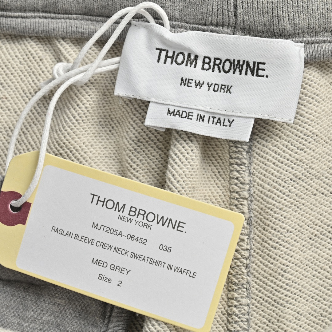 180 Thom Browne/汤姆布朗 侧边织带短裤 面料采用专业订纺表面32s触感细腻内里8s 挺括有型