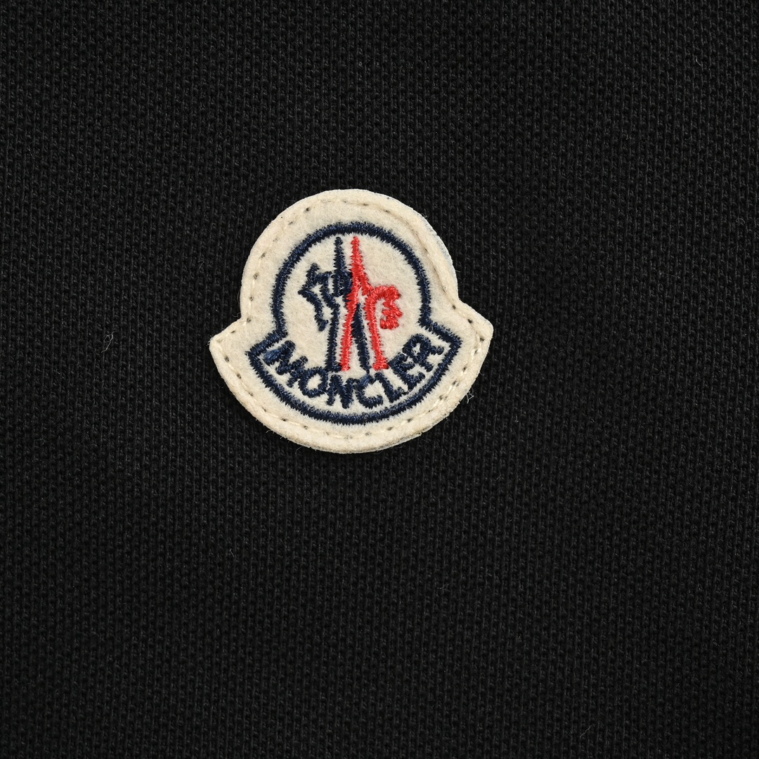 Moncler/蒙口 24ss 经典刺绣Polo短袖 采用60支双股280克重100双面珠地面料