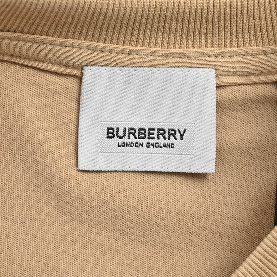 150 Burberry/巴宝莉 24ss 胸前骑士战马刺绣短袖