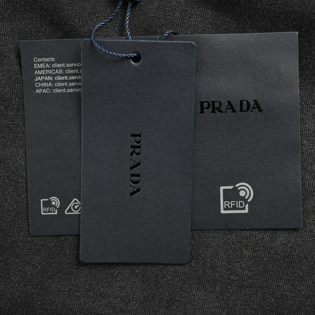 150 Prada/普拉达 渐变水洗三角标圆领短袖