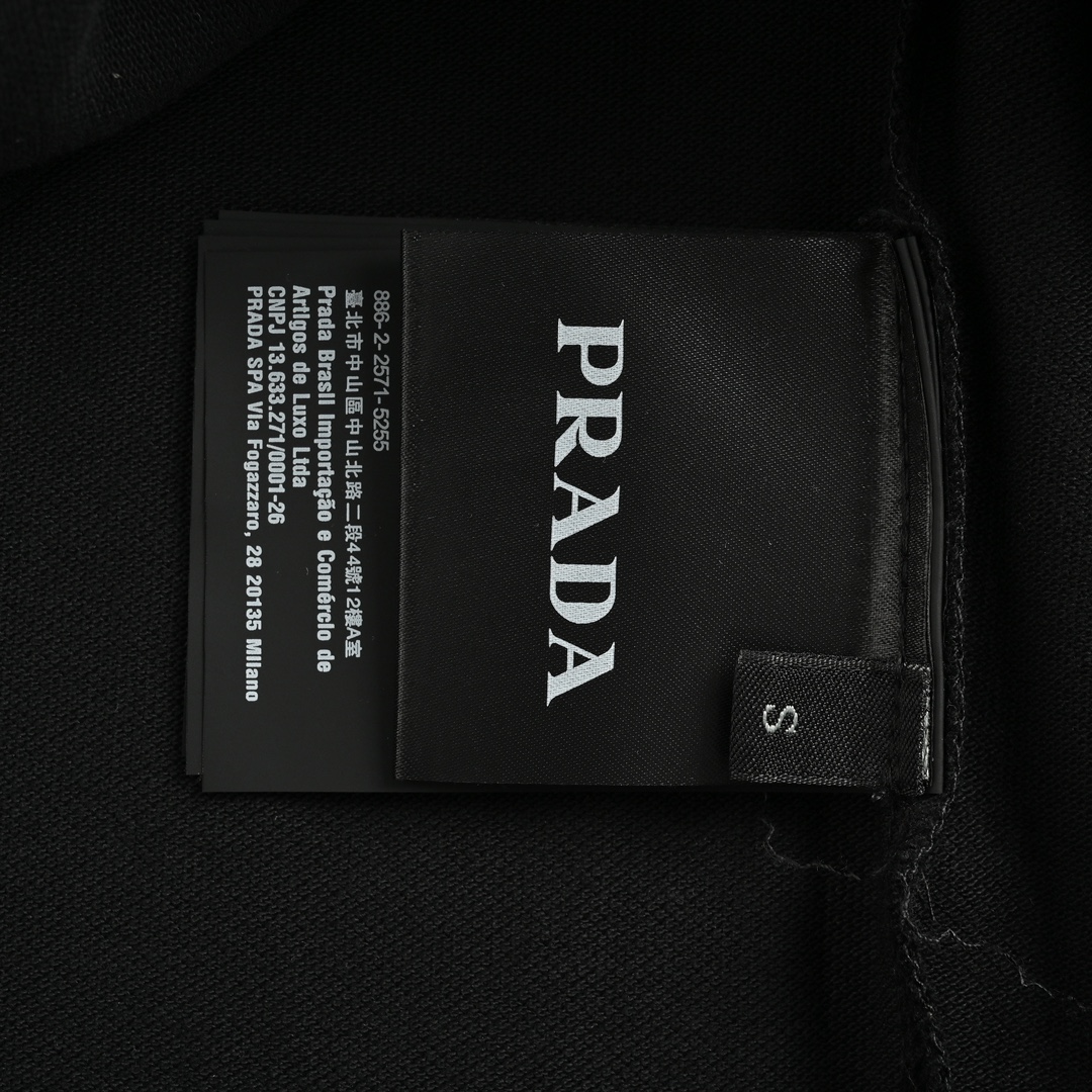 170 Prada/普拉达 24ss 经典胸口硅胶饰条Polo短袖 胸前经典硅胶皮标字母logo