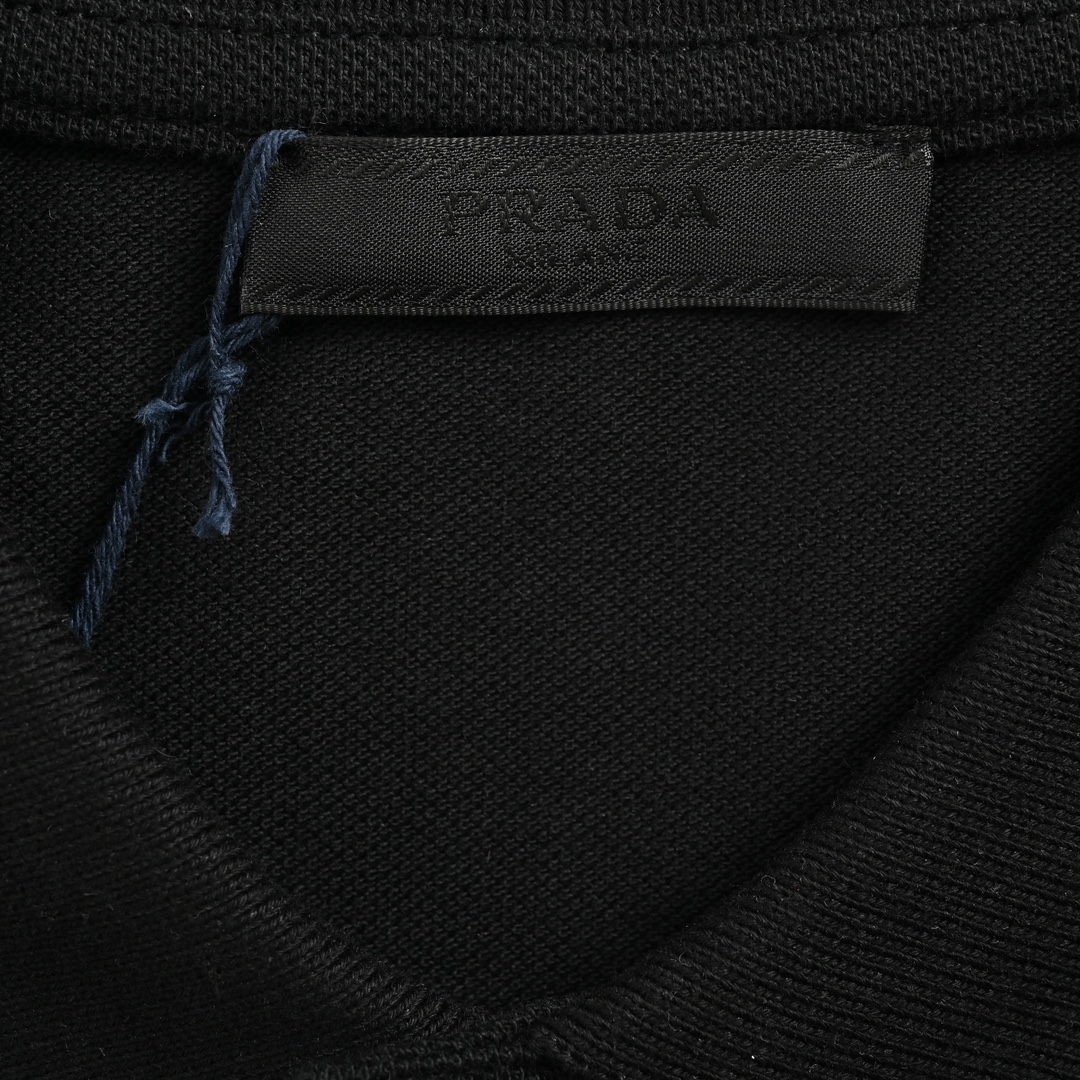 170 Prada/普拉达 24ss 经典胸口硅胶饰条Polo短袖 胸前经典硅胶皮标字母logo