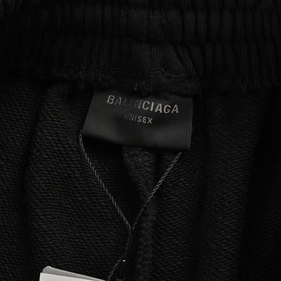 Balenciaga/巴黎世家 24ss 烫钻字母磨破做旧短裤