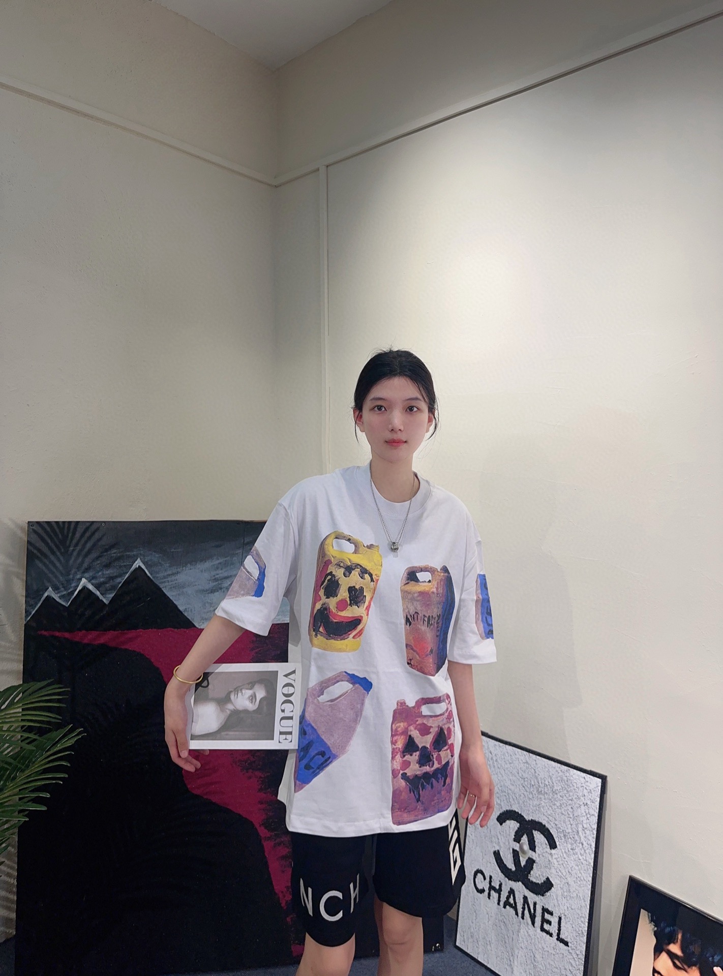 GIVENCHYGivenchy 24ss gasoline can print short-sleeved upper body effect
