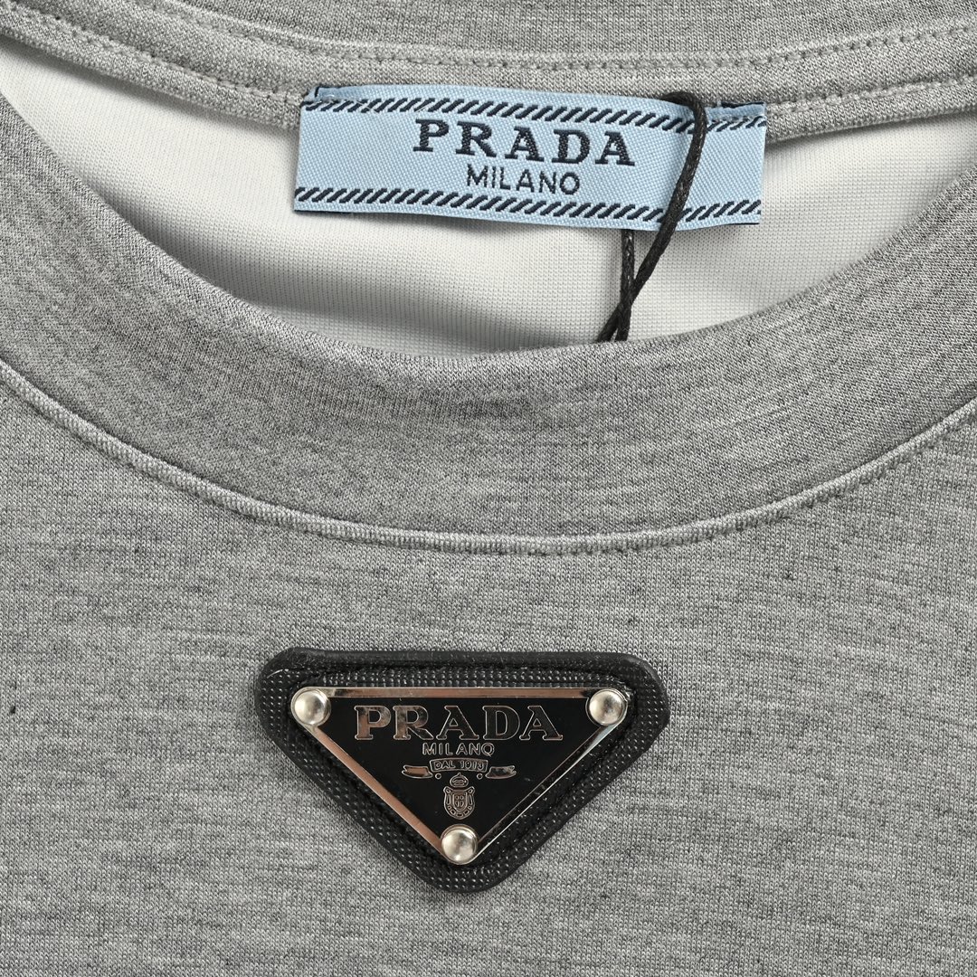 Prada/普拉达 24ss 三角标连衣裙