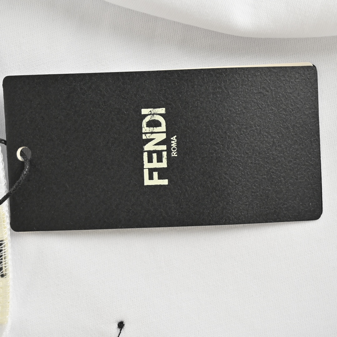 Fendi/芬迪 24ss 口袋拉链短袖