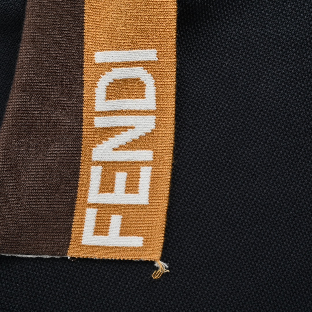 Fendi/芬迪 领口织带字母Polo短袖