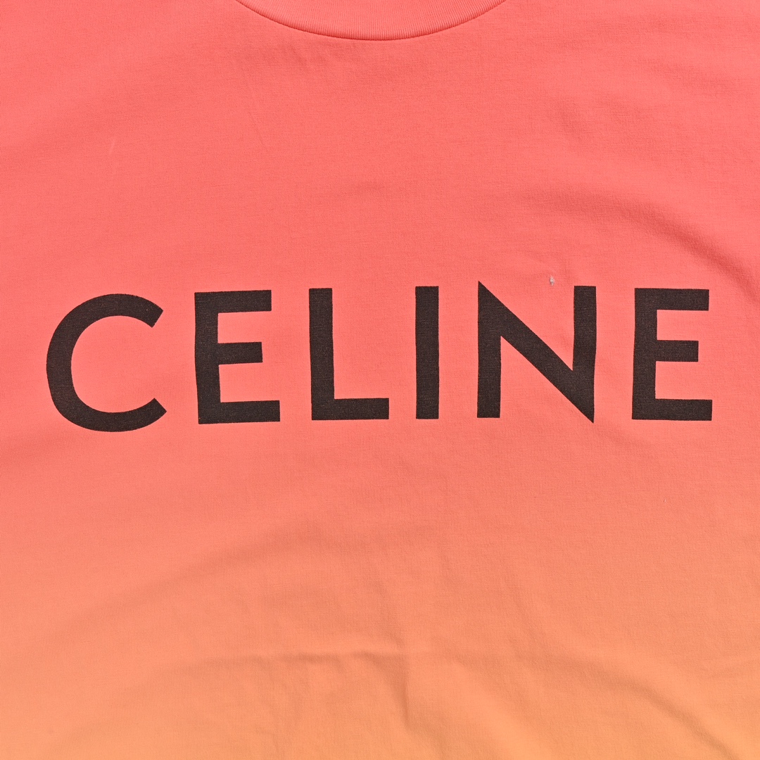 Celine/赛琳 24ss 渐变字母印花短袖 胸前字母logo印花