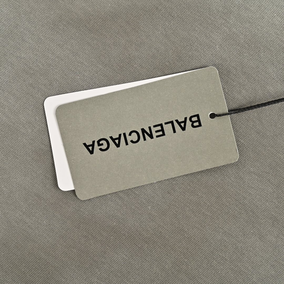 Balenciagag/巴黎世家 23ss 铆钉穿刺水洗破洞短袖