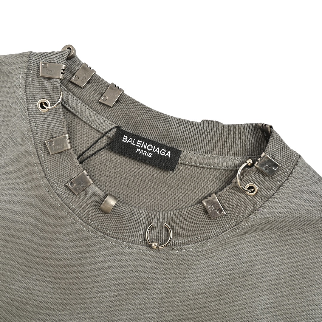 Balenciagag/巴黎世家 23ss 铆钉穿刺水洗破洞短袖