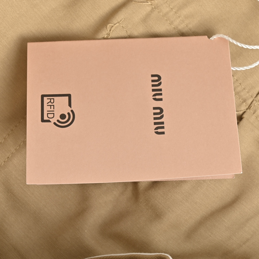 MIU MIU/缪缪 24ss 百慕大卡其工装短裤