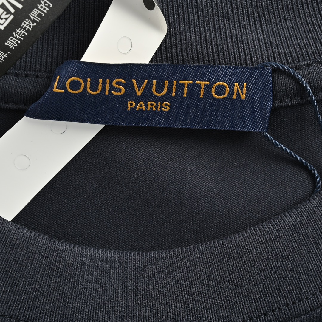 Louis Vuitton/路易威登 24ss 口袋倒立字母印花短袖