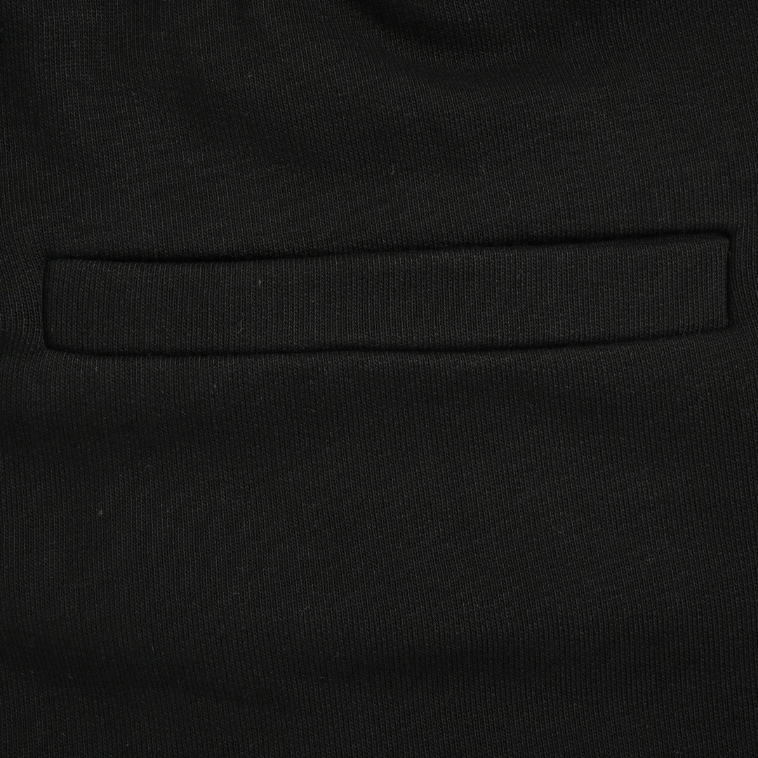 Burberry/巴宝莉 24ss 镂空贴布战马短裤