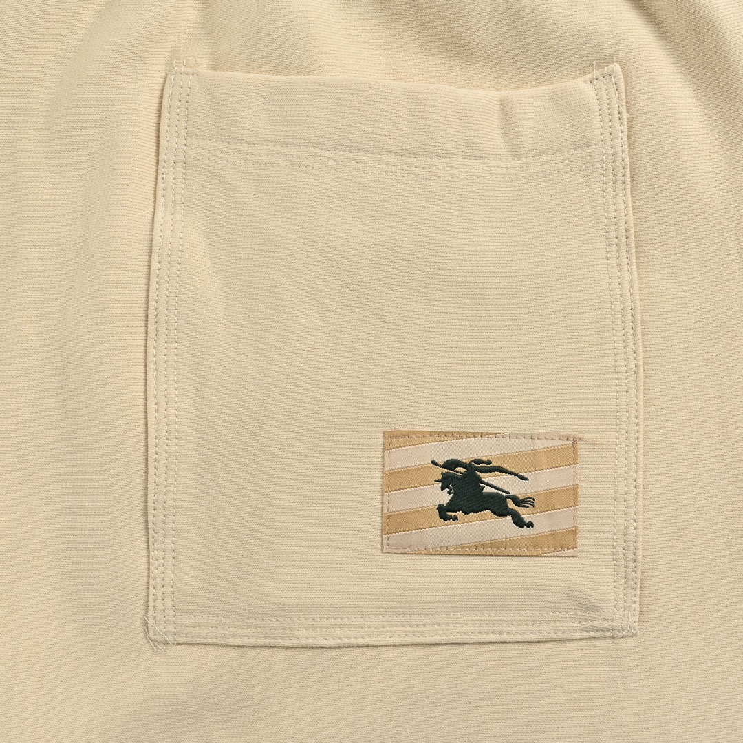 Burberry/巴宝莉 24ss 口袋战马标签短裤