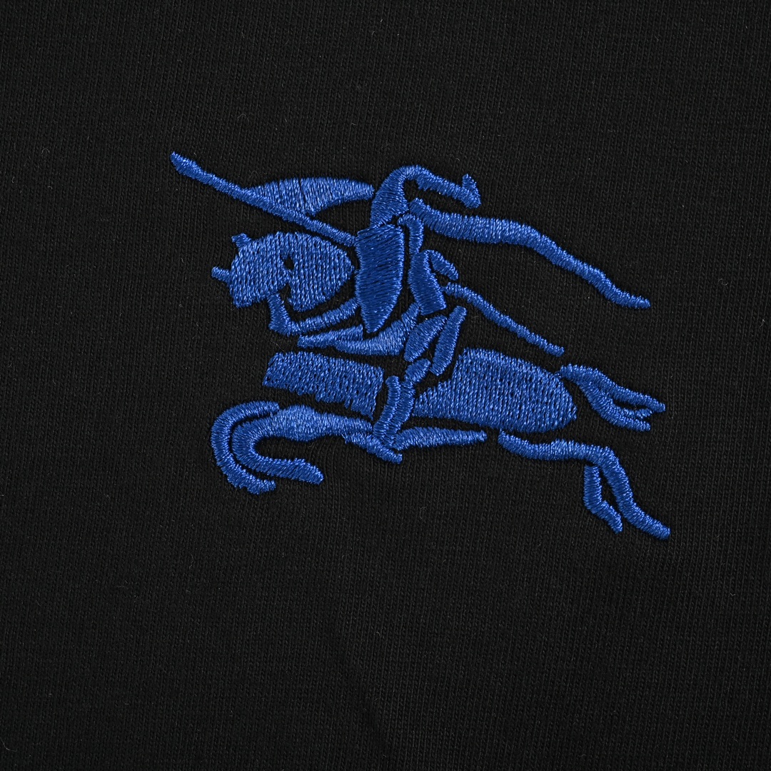 Burberry/巴宝莉 24ss 胸前战马刺绣短袖