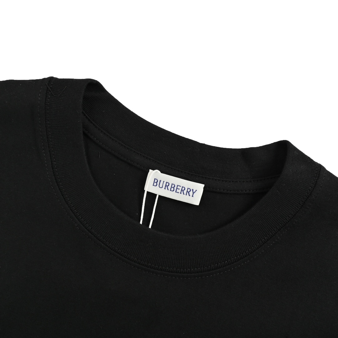 Burberry/巴宝莉 24ss 胸前战马刺绣短袖