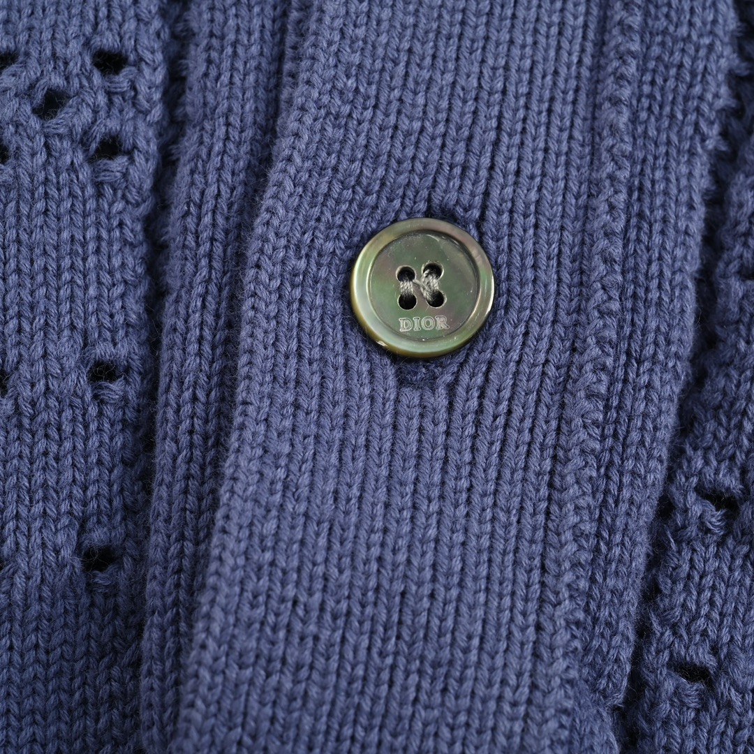 Dior/迪奥 24ss 镂空针织短袖开衫 这款短袖衬衫致敬经典的