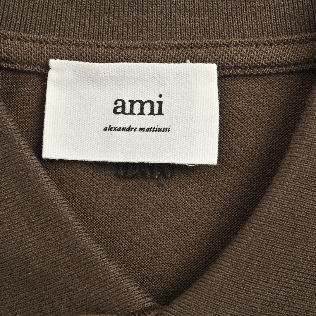 Ami 24ss 刺绣小爱心Polo短袖 -深咖色 采用客供定织100眼珠地棉布面料