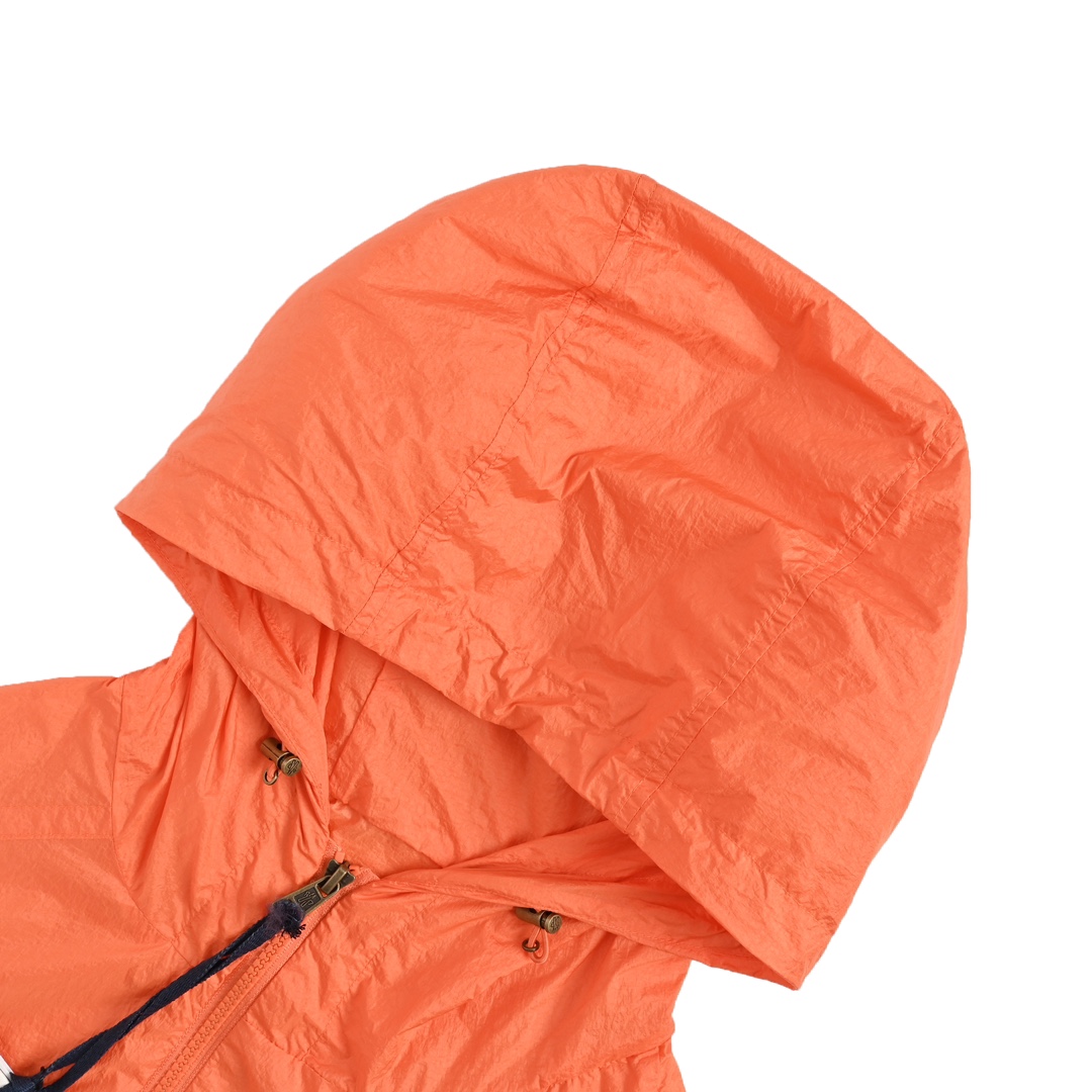 Moncler/蒙口 口袋轻薄防晒衣连帽外套