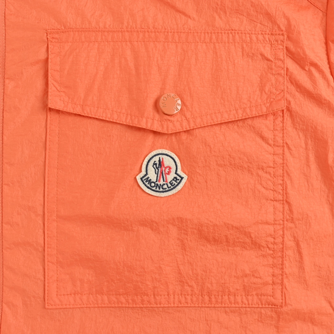 Moncler/蒙口 口袋轻薄防晒衣连帽外套