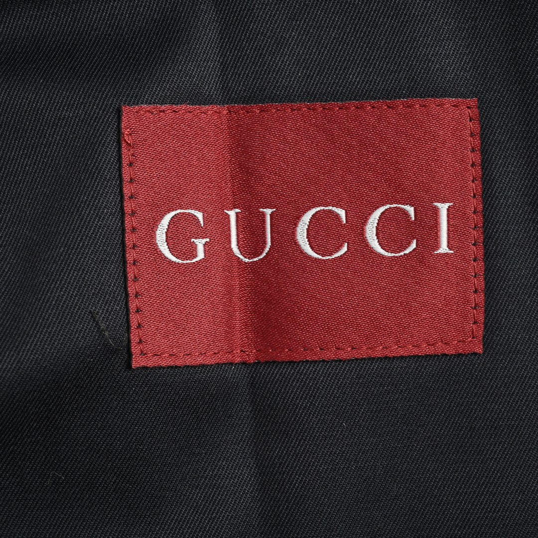 Gucci/古驰 24Fw 胸口字母小标纯色夹克外套 新款纯色方领拉链长袖夹克外套