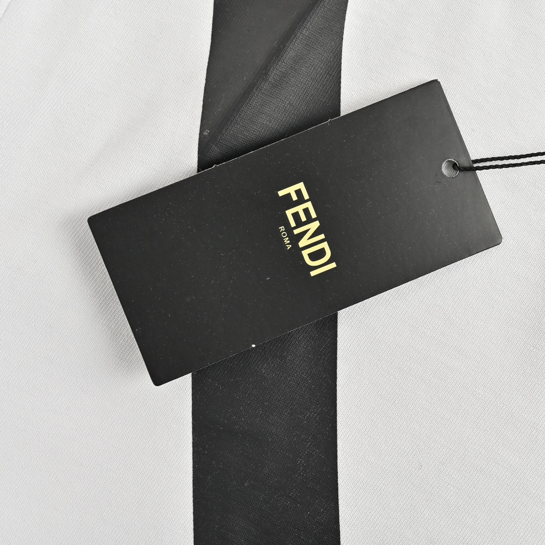 Fendi/芬迪 24ss 胸包印花短袖