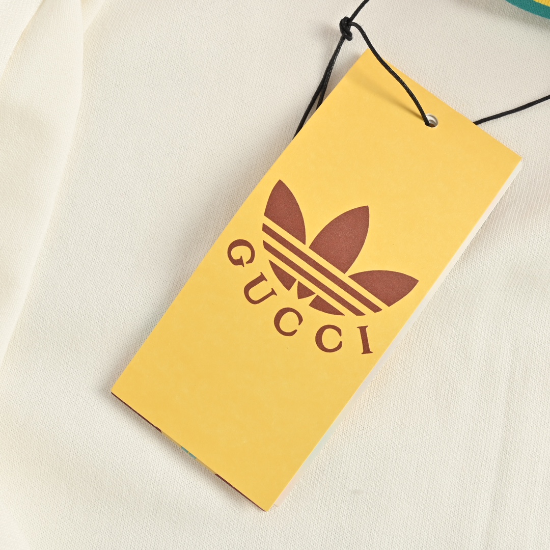 Gucci & Adidas 联名款白红拼接织带拉链外套