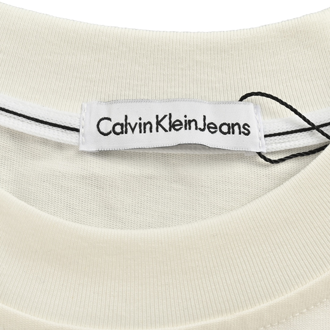 Calvin Klein CK刺绣印花长袖T恤 采用百分百精梳棉面料制成