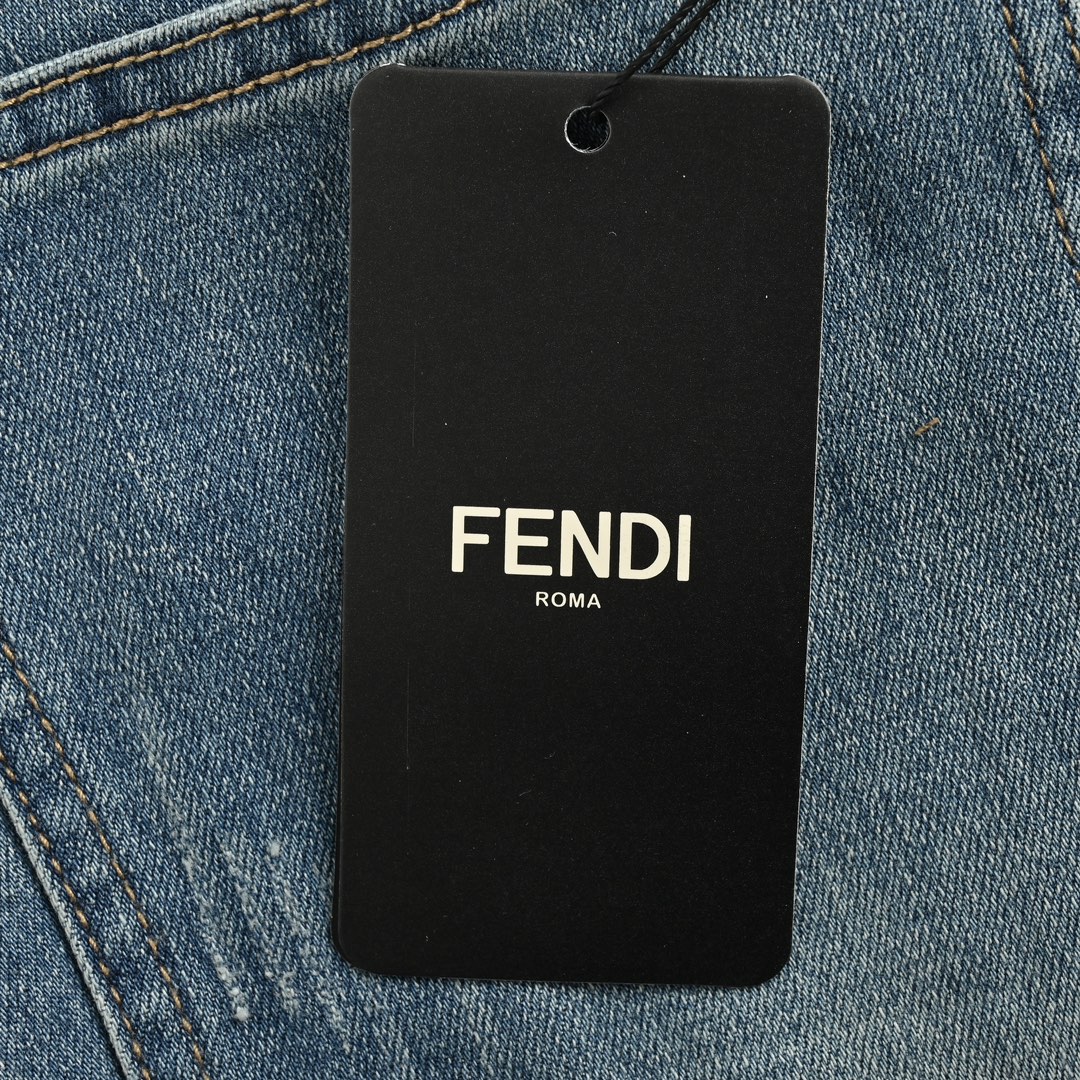 Fendi/芬迪 小怪兽刺绣牛仔裤 今年为止做的最牛逼的牛仔裤