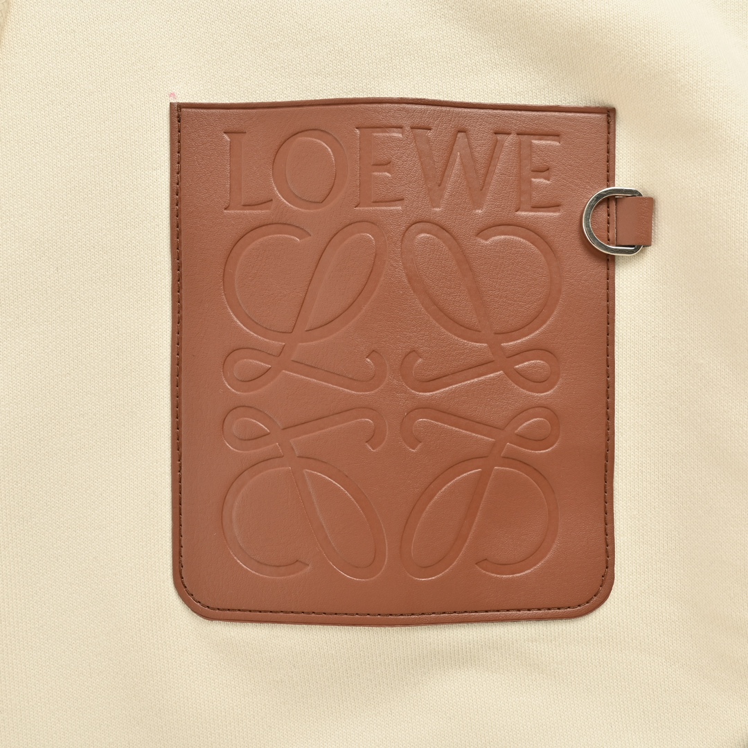 Loewe/罗意威 23Fw 胸口压花皮标口袋连帽卫衣