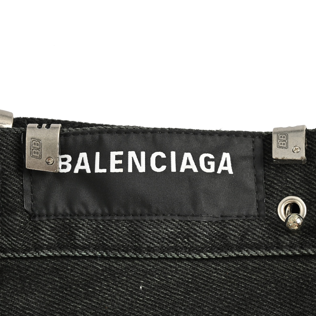 Balenciaga巴黎世家 铆钉穿刺环扣火机头牛仔裤