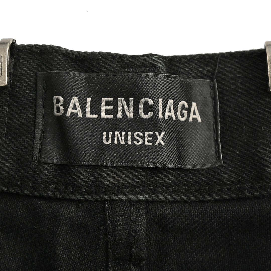 Balenciaga巴黎世家 铆钉穿刺环扣火机头牛仔裤