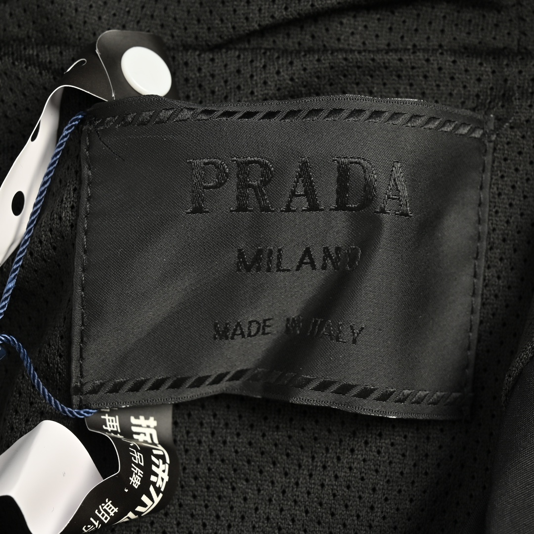 Prada/普拉达 字母徽标半拉链连帽外套