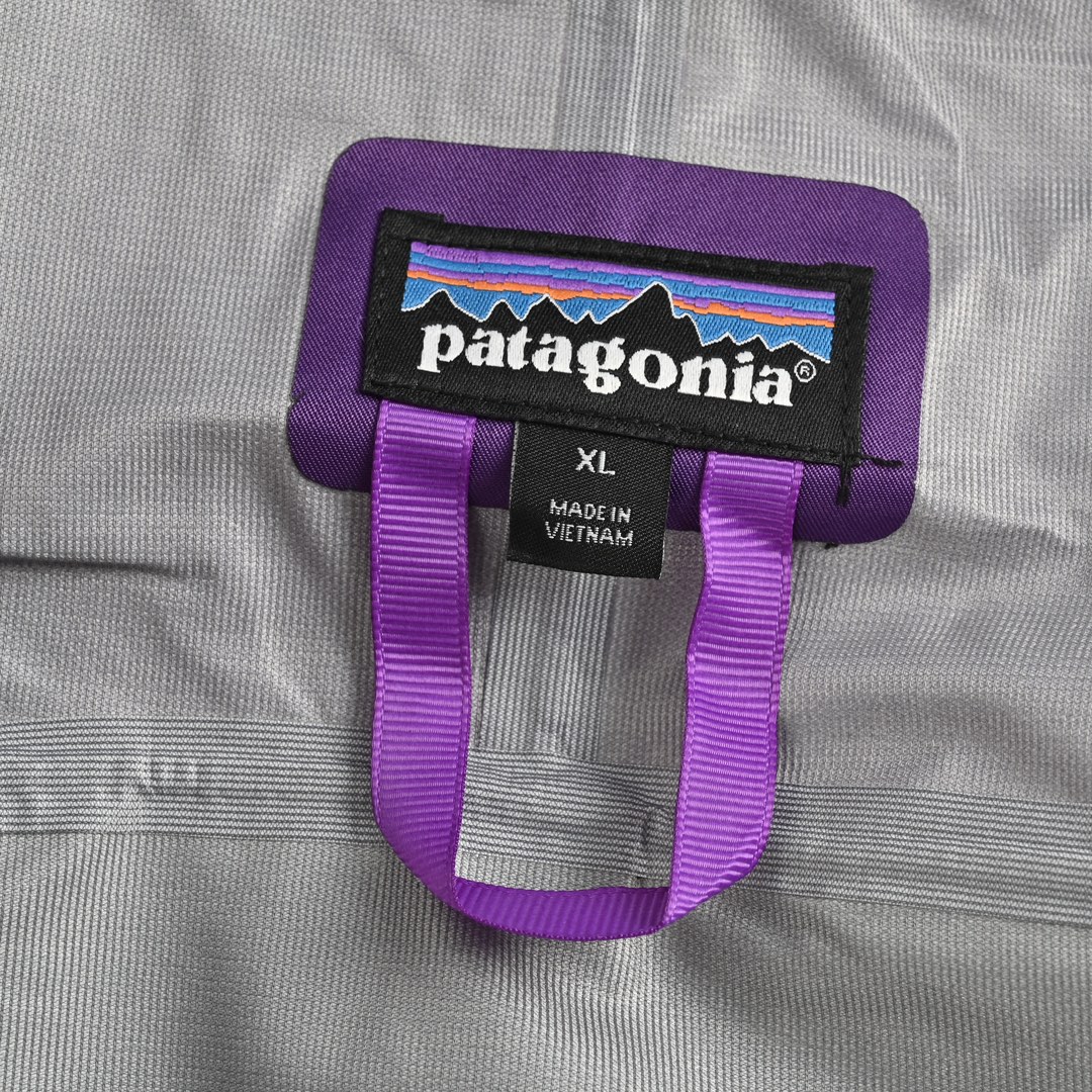 Patagonia/巴塔哥尼亚 鲨鱼山脉logo全压胶冲锋衣