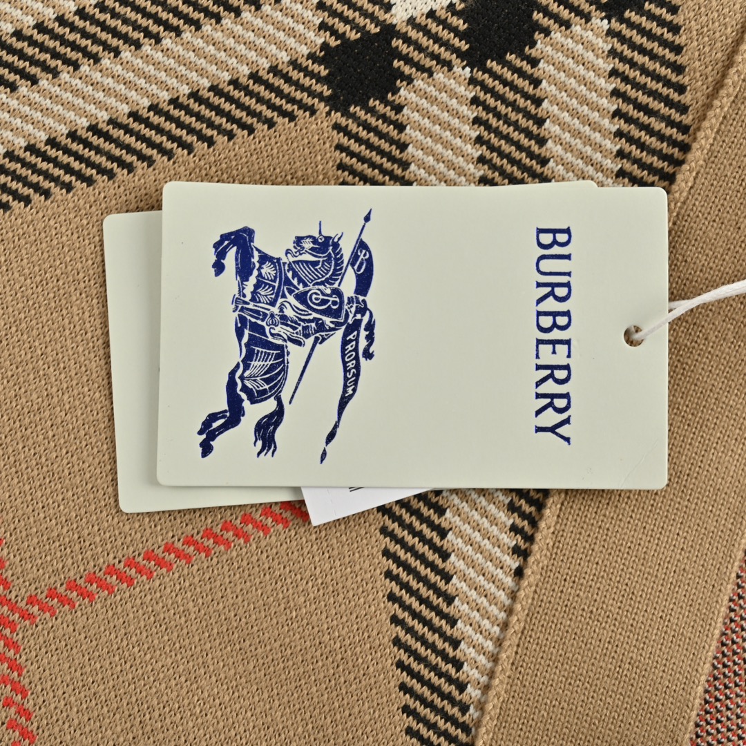 Burberry/巴宝莉 24Fw 斜格纹针织开衫毛衣